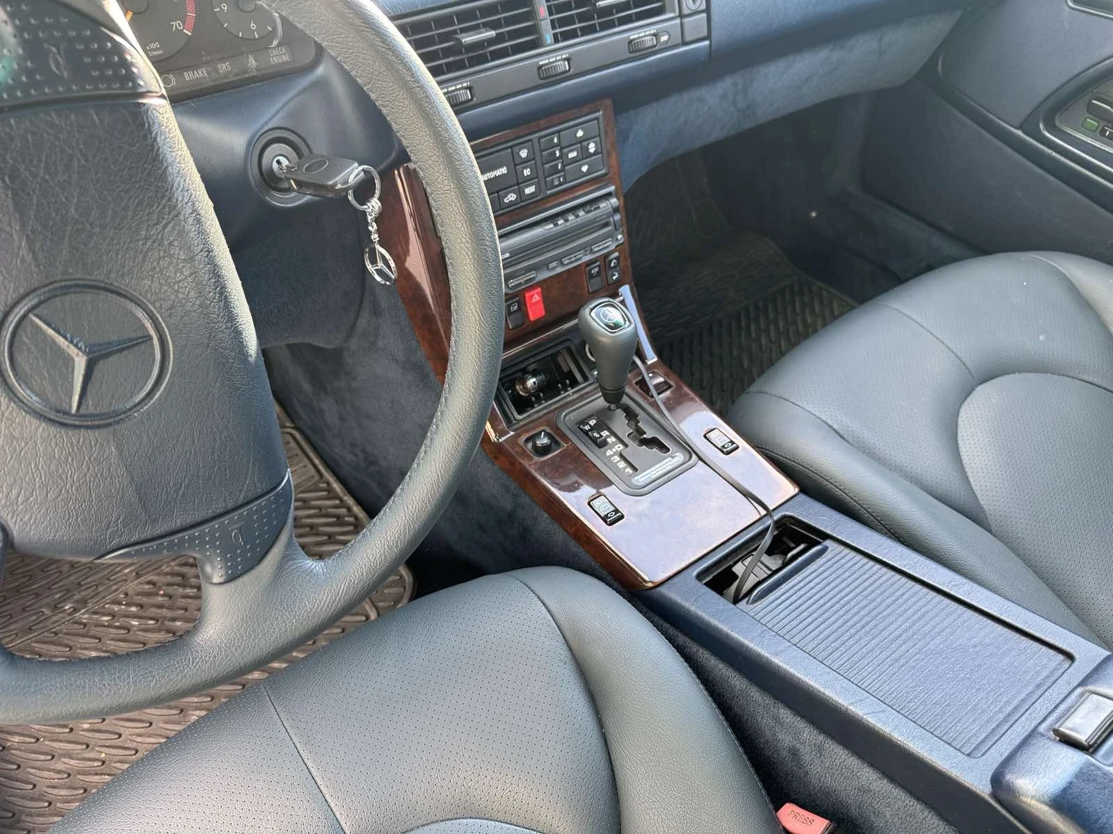 Mercedes-Benz SL 500 Facelift, снимка 11 - Автомобили и джипове - 55565607