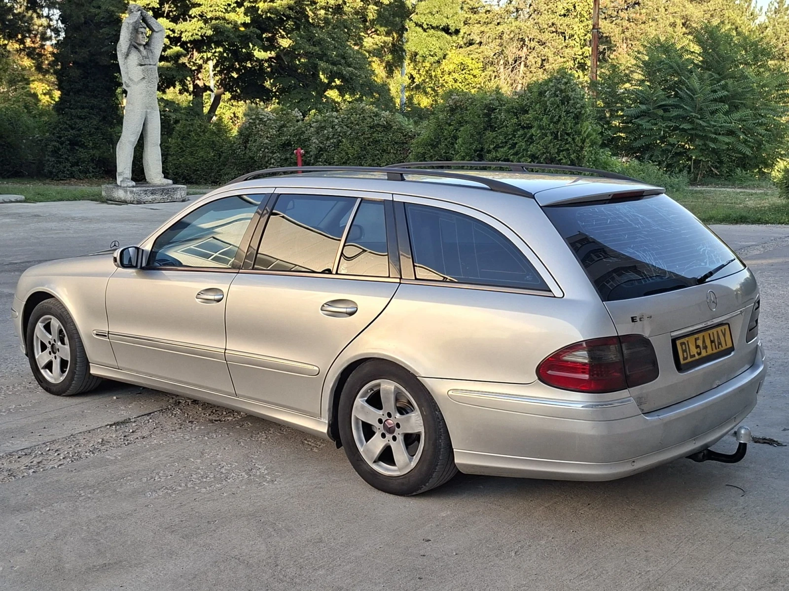 Mercedes-Benz E 320 7-местен, снимка 4 - Автомобили и джипове - 56135870