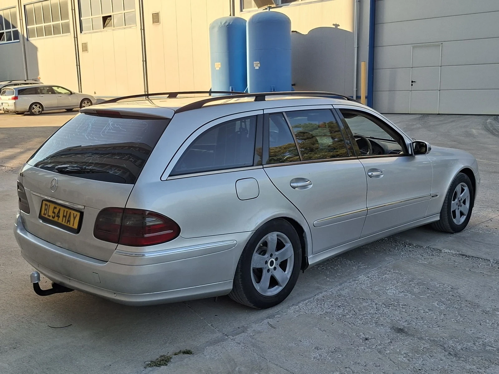 Mercedes-Benz E 320 7-местен, снимка 5 - Автомобили и джипове - 56135870