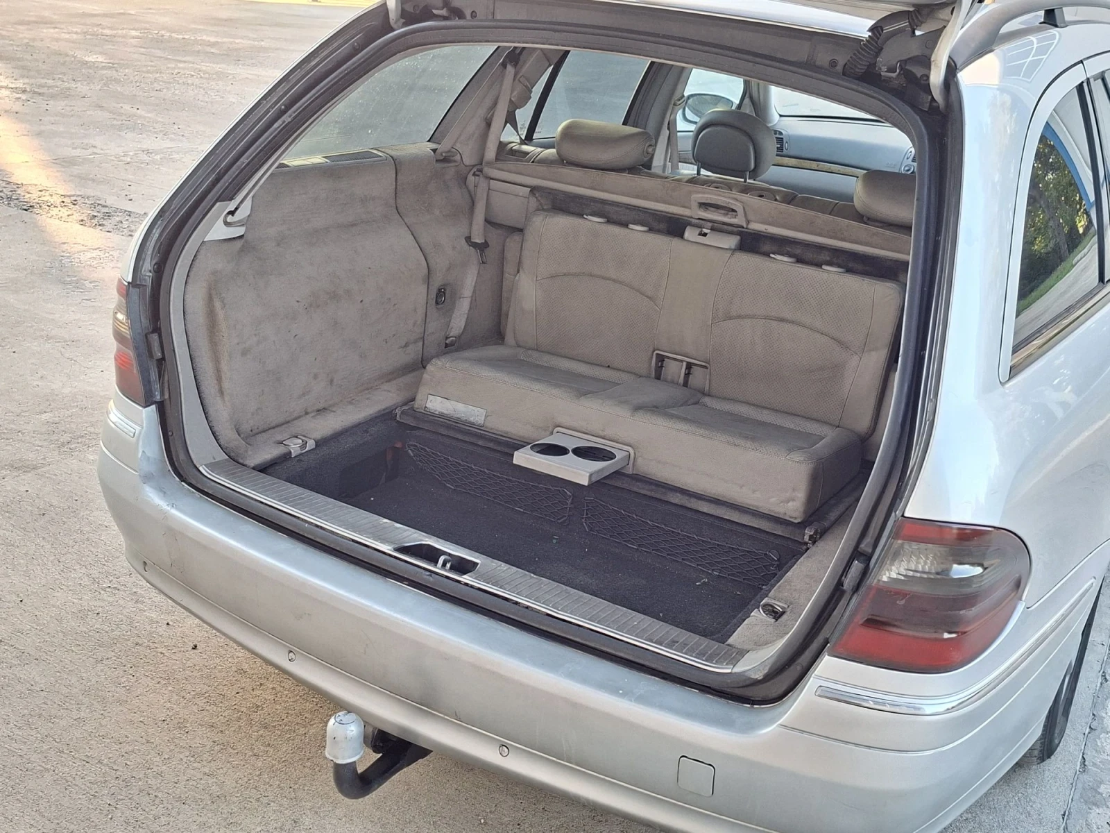 Mercedes-Benz E 320 7-местен, снимка 11 - Автомобили и джипове - 56135870