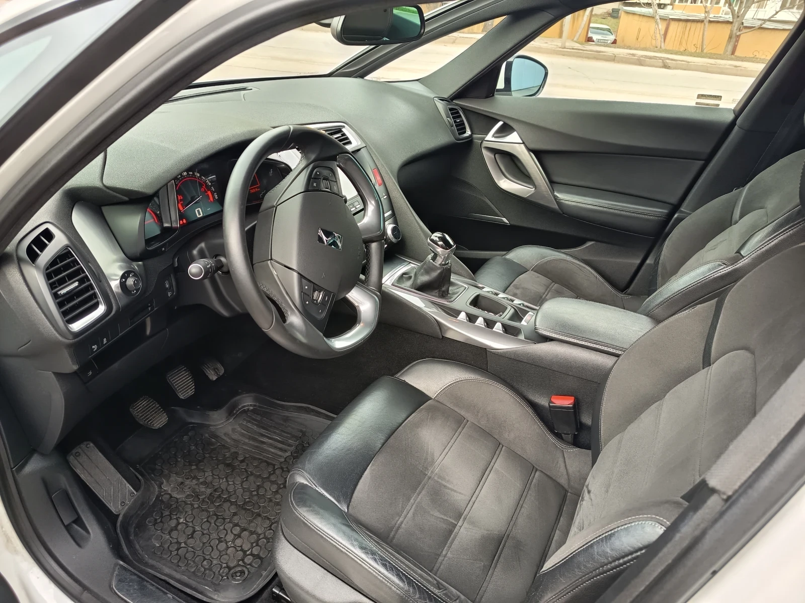 Citroen DS5 Facelift, 2.0 Bluehdi, снимка 9 - Автомобили и джипове - 56597626