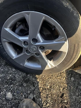 Toyota Auris  1.6 Valvematic 132 кс , снимка 16