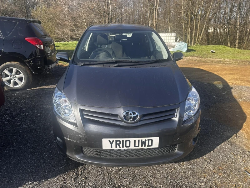 Toyota Auris  1.6 Valvematic 132 кс , снимка 2 - Автомобили и джипове - 52557316