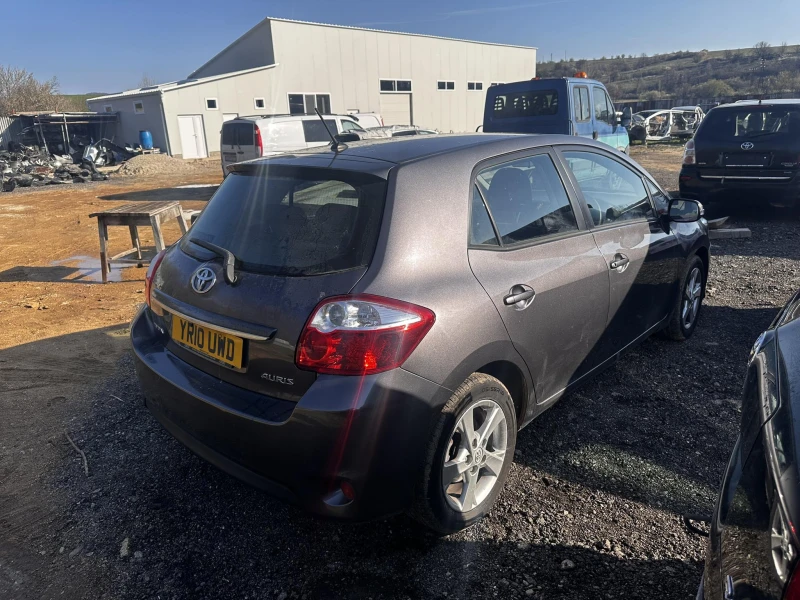 Toyota Auris  1.6 Valvematic 132 кс , снимка 4 - Автомобили и джипове - 52557316