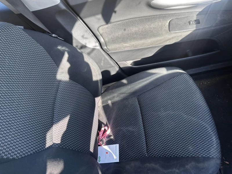 Toyota Auris  1.6 Valvematic 132 кс , снимка 13 - Автомобили и джипове - 52557316