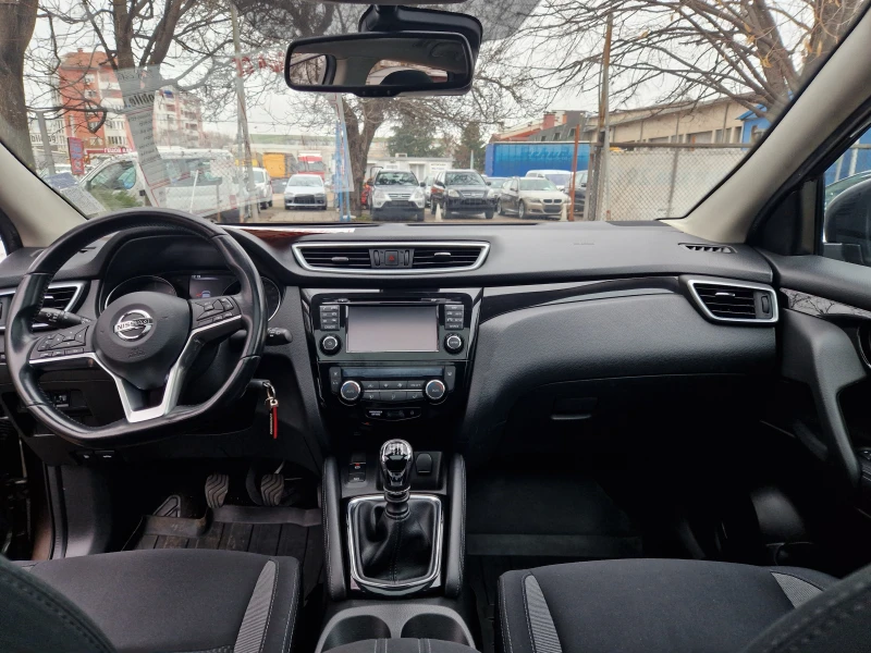 Nissan Qashqai, снимка 12 - Автомобили и джипове - 48194872