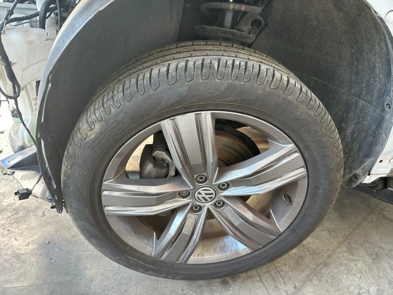 VW Tiguan Allspace 2.0 TDI 4motion, снимка 12 - Автомобили и джипове - 50105613