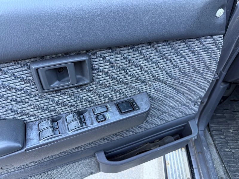 Toyota 4runner 2.4 tdi 90ps КЛИМА+ ИТАЛИЯ+ РЕСТАВРИРАНА, снимка 12 - Автомобили и джипове - 52160535