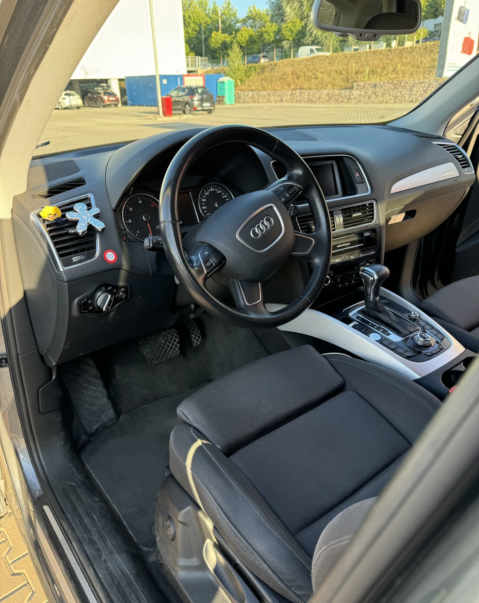 Audi Q5 2.0 TDI, 177 кс., Quattro, STronic - изображение 8