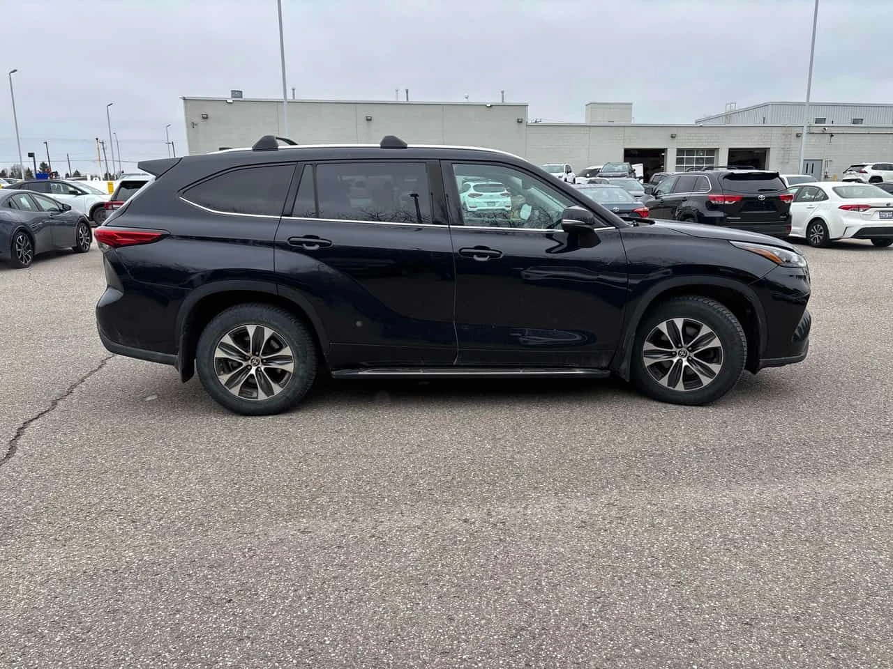 Toyota Highlander * XLE * CARFAX * Navi* Camera, снимка 4 - Автомобили и джипове - 54065380