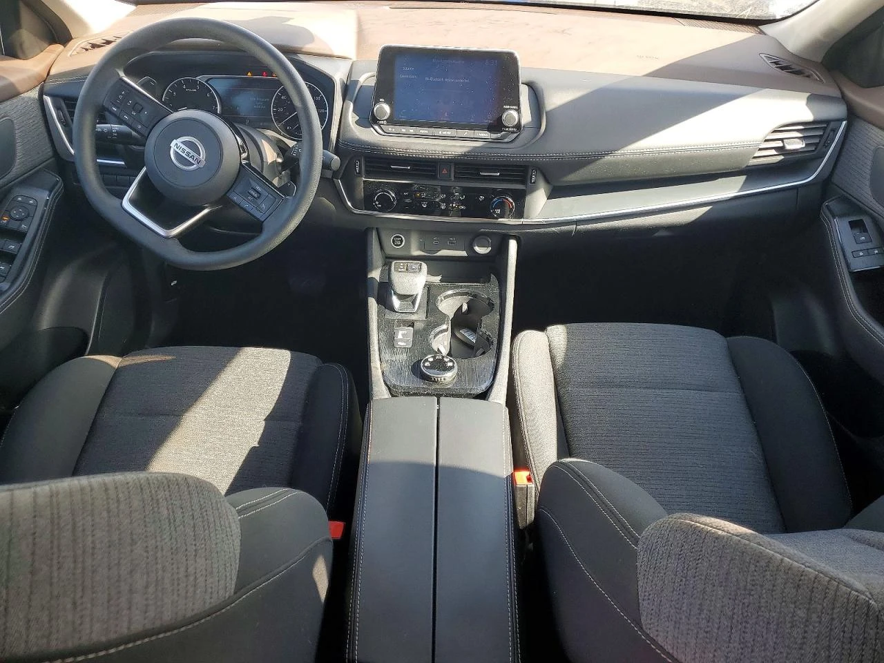 Nissan Rogue 2.5l S, снимка 8 - Автомобили и джипове - 54384815