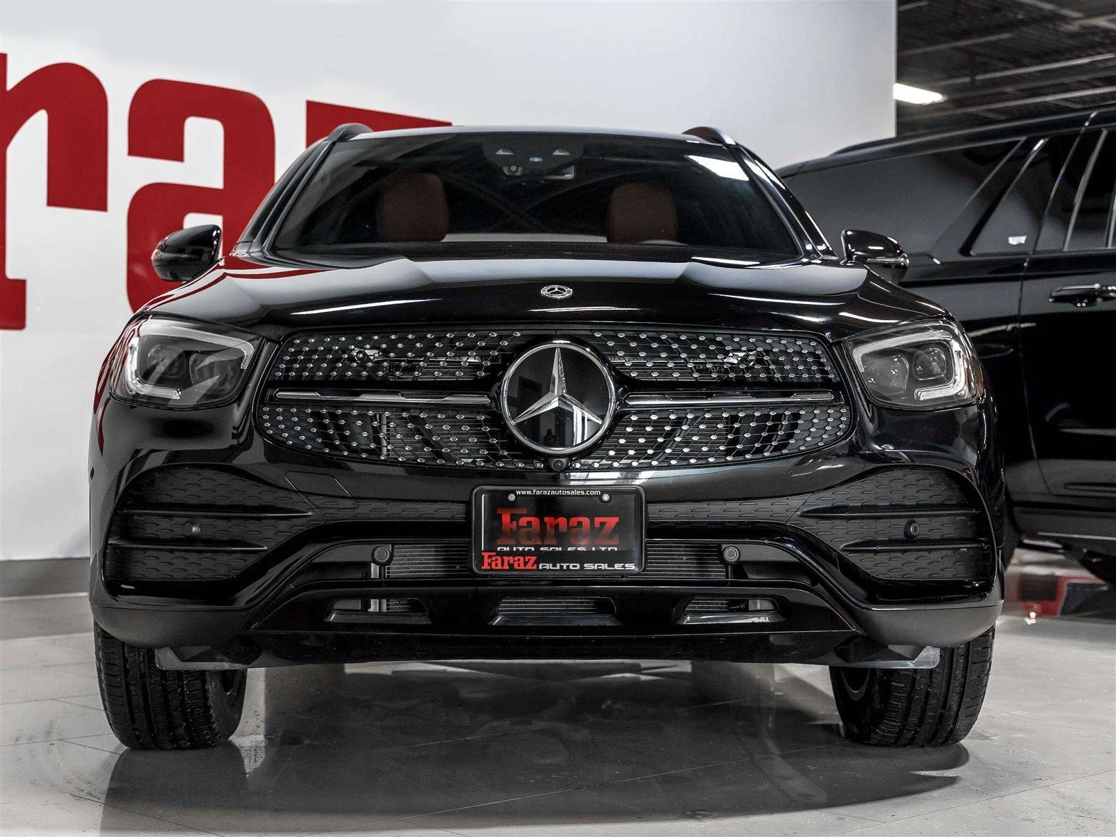 Mercedes-Benz GLC 300 * 4MATIC * CARFAX * ОПЦИЯ ЗА ФИНАНСИРАНЕ * , снимка 2 - Автомобили и джипове - 56084238