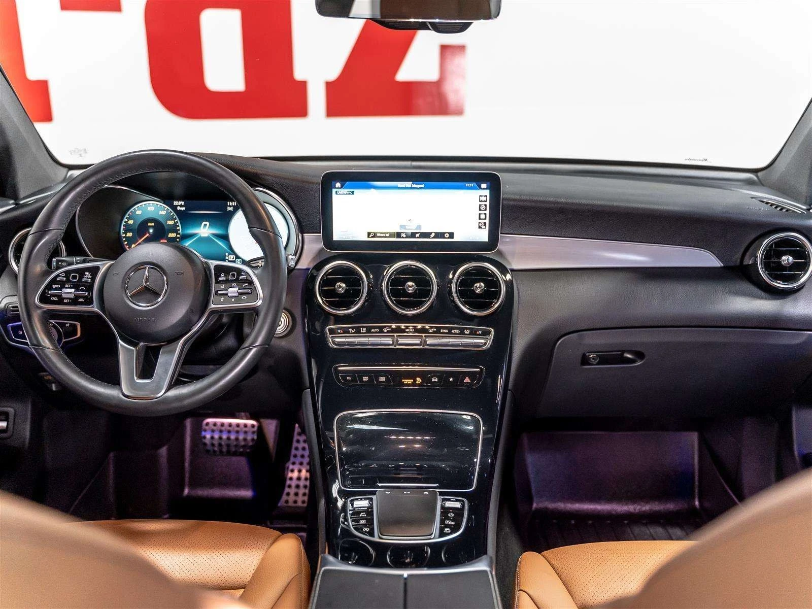 Mercedes-Benz GLC 300 * 4MATIC * CARFAX * ОПЦИЯ ЗА ФИНАНСИРАНЕ * , снимка 8 - Автомобили и джипове - 56084238