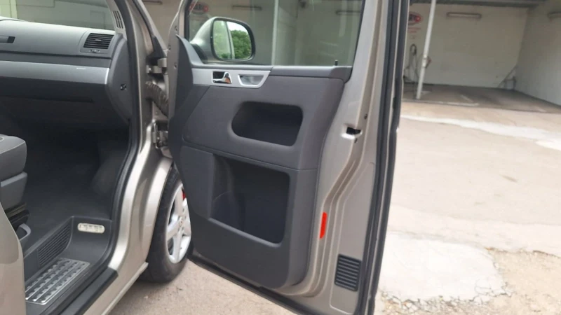VW T5 2.0/180кс/4х4/Автома/Нави/Камера/7 Места /DSG-BMT, снимка 11 - Бусове и автобуси - 51326719