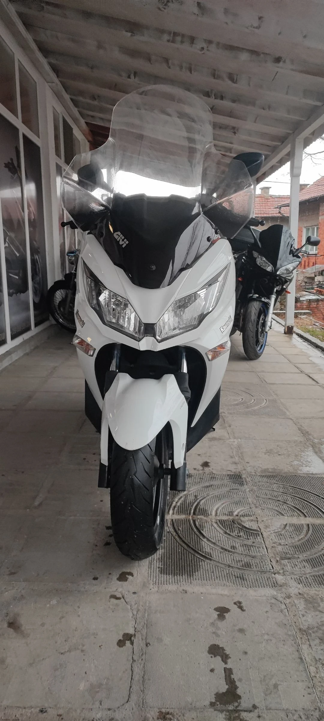 Kawasaki J300 ABS