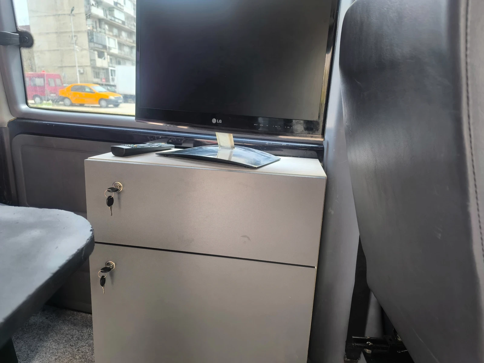 Кемпер Mercedes-Benz Vito 110 D, снимка 10 - Каравани и кемпери - 54212272