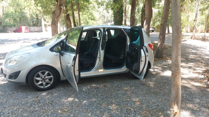 Opel Meriva, снимка 8 - Автомобили и джипове - 46637633
