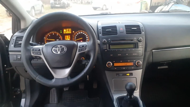 Toyota Avensis 2.0 D4D klimatronik 126k.c., снимка 14 - Автомобили и джипове - 48089046