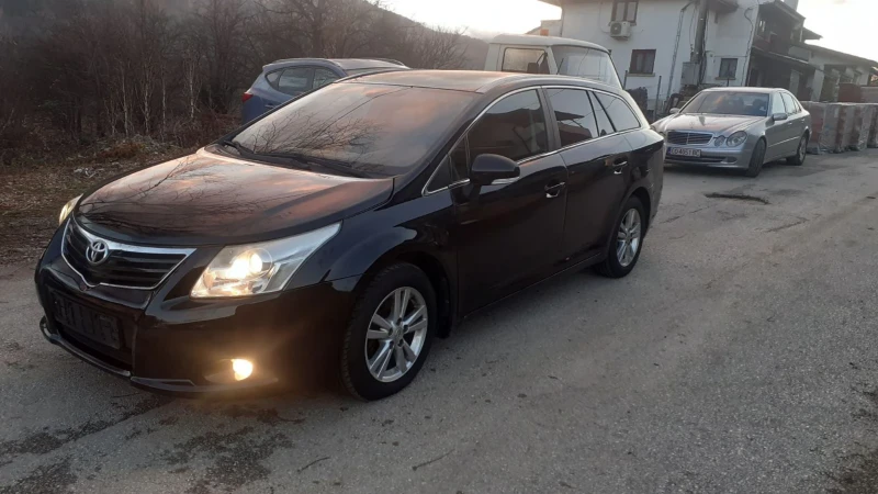 Toyota Avensis 2.0 D4D klimatronik 126k.c., снимка 6 - Автомобили и джипове - 48089046