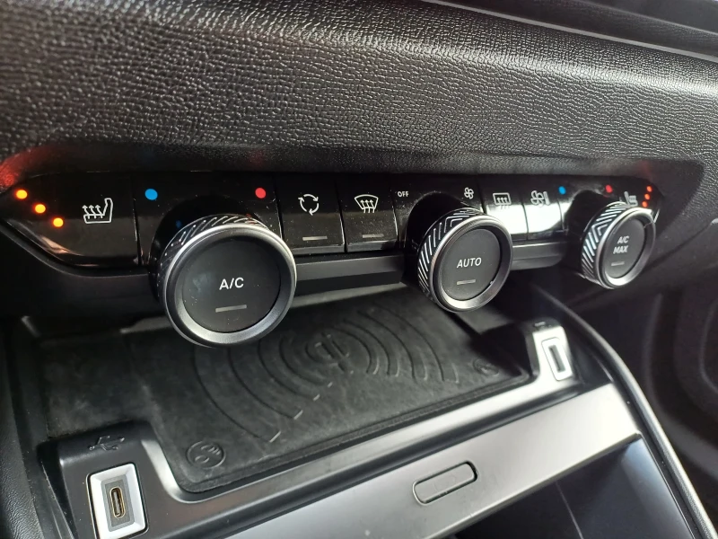 Citroen C4 1.2 SHINE* * HEAD-UP-DISPLEY* KAMERA* LED* KAYLESS, снимка 5 - Автомобили и джипове - 49774557