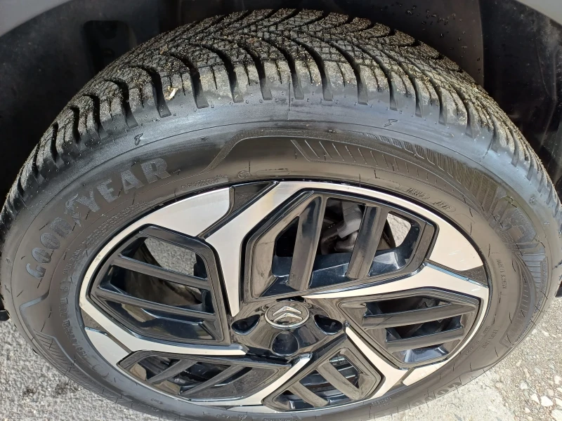 Citroen C4 1.2 SHINE* * HEAD-UP-DISPLEY* KAMERA* LED* KAYLESS, снимка 4 - Автомобили и джипове - 49774557