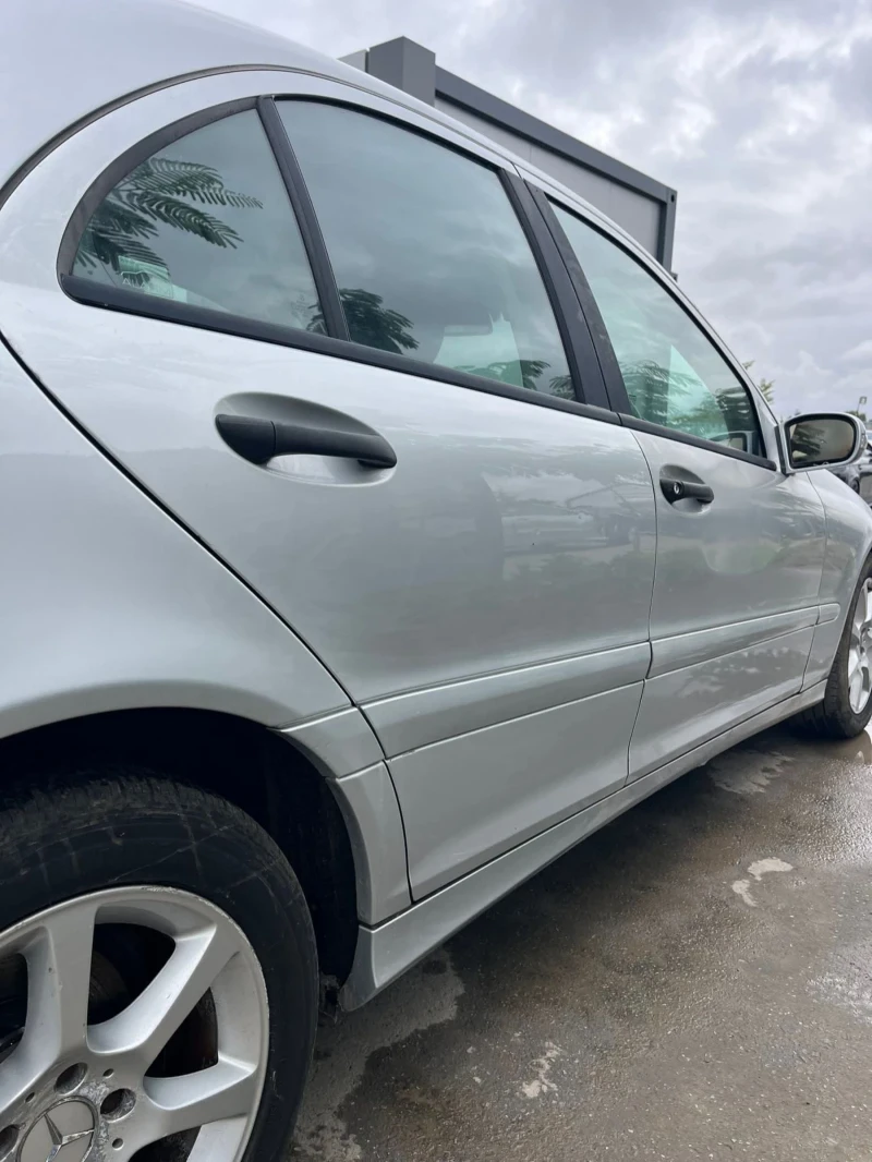 Mercedes-Benz C 180 271, снимка 8 - Автомобили и джипове - 51879844