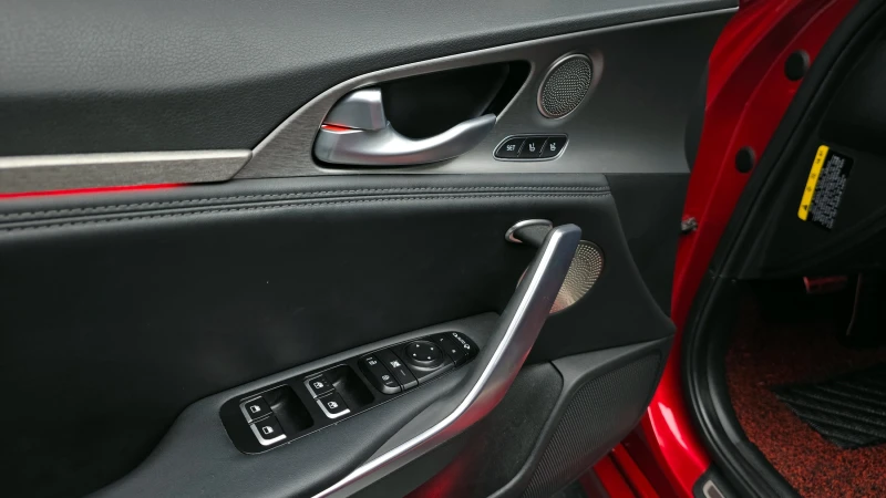 Kia Stinger 3.3T 2WD GT autogeorge.com, снимка 16 - Автомобили и джипове - 52133915