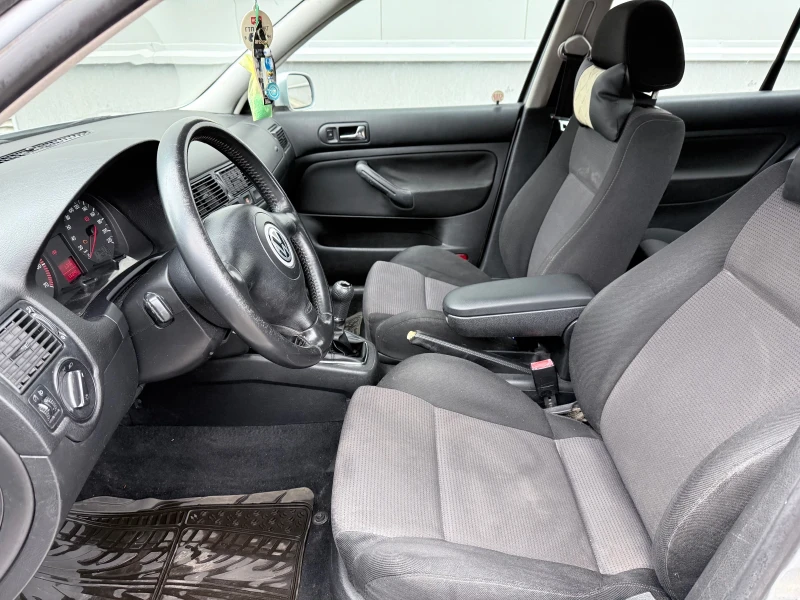 VW Golf 1.6 бензин , снимка 7 - Автомобили и джипове - 52158734