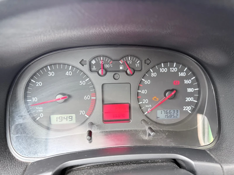 VW Golf 1.6 бензин , снимка 12 - Автомобили и джипове - 52158734