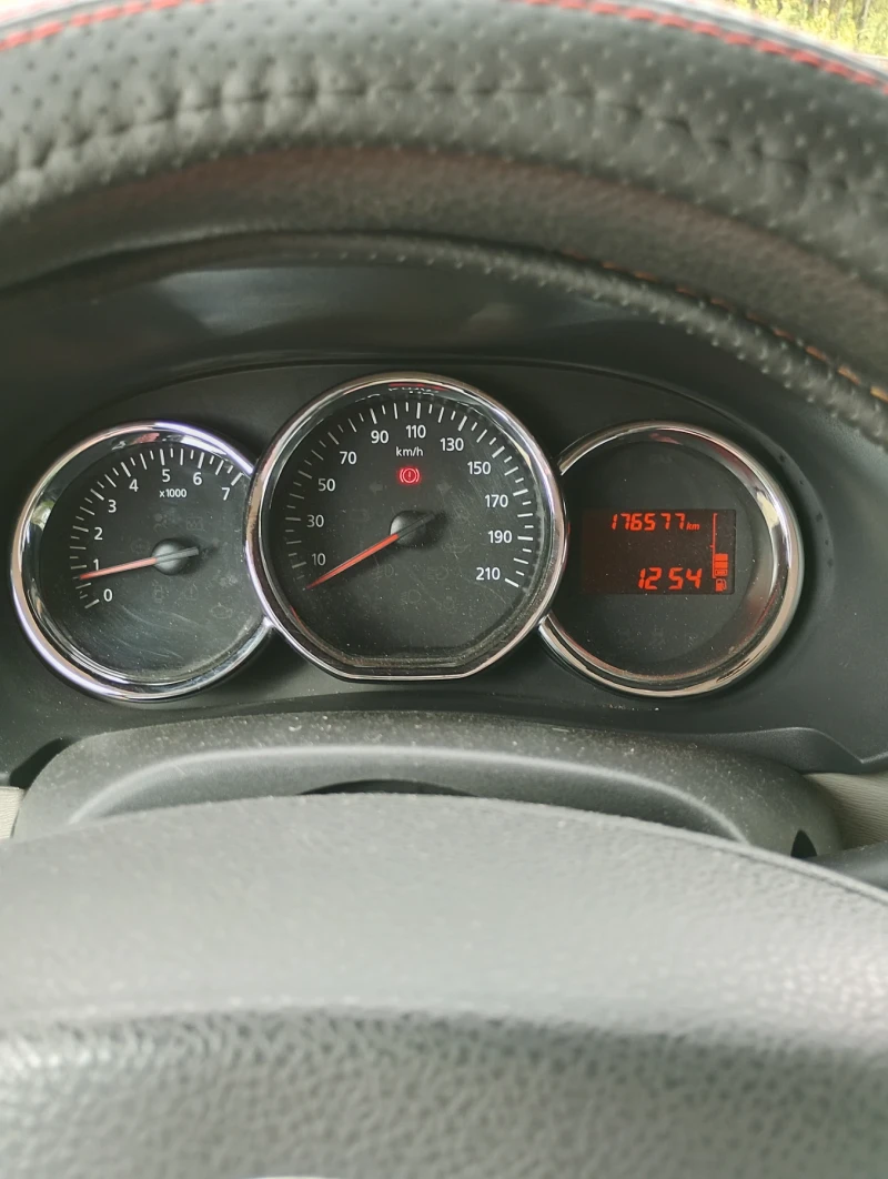 Dacia Lodgy 1.5 DCI - BOSH, снимка 9 - Автомобили и джипове - 52312075