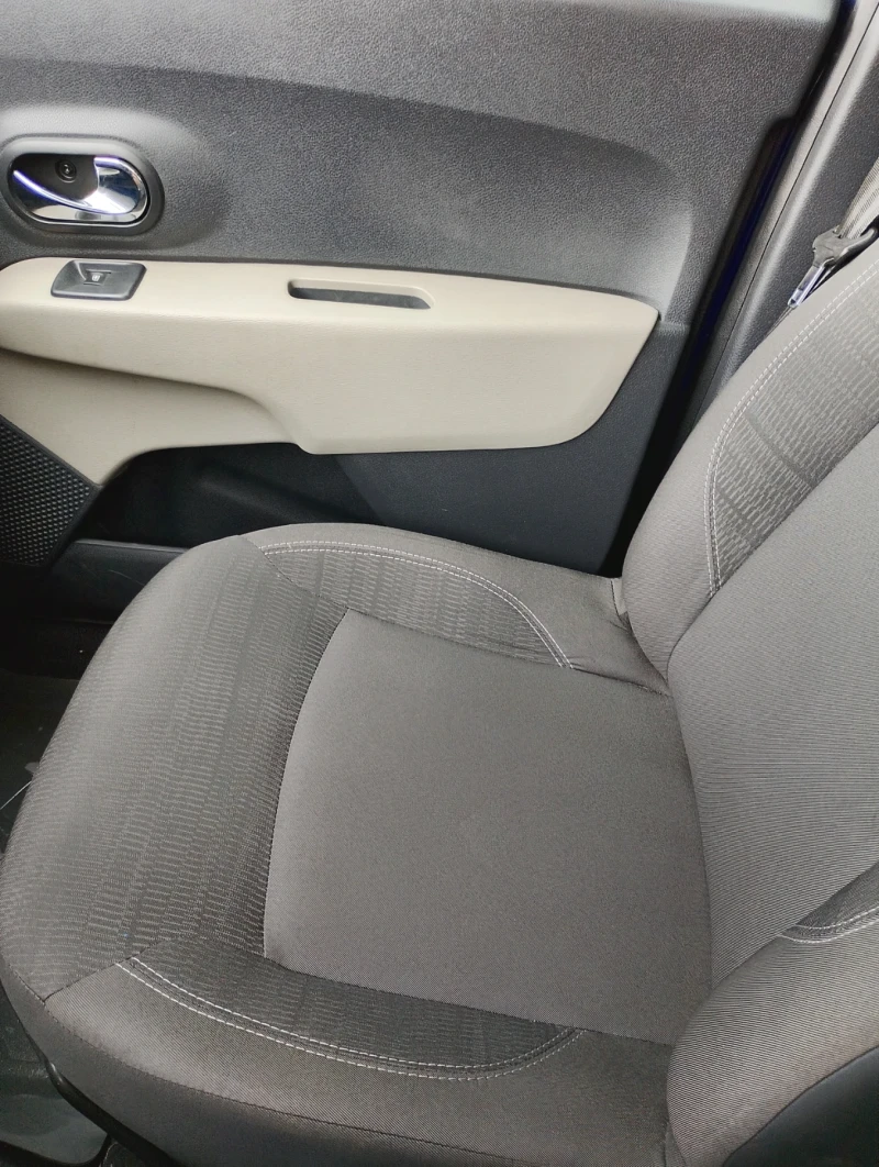 Dacia Lodgy 1.5 DCI - BOSH, снимка 6 - Автомобили и джипове - 52312075