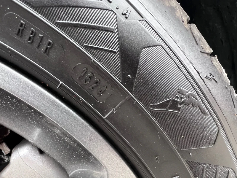 Mercedes-Benz C 180 Sport Led, снимка 13 - Автомобили и джипове - 52331000