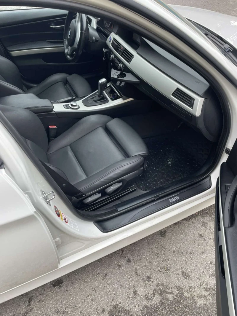 BMW 320, снимка 12 - Автомобили и джипове - 52586220