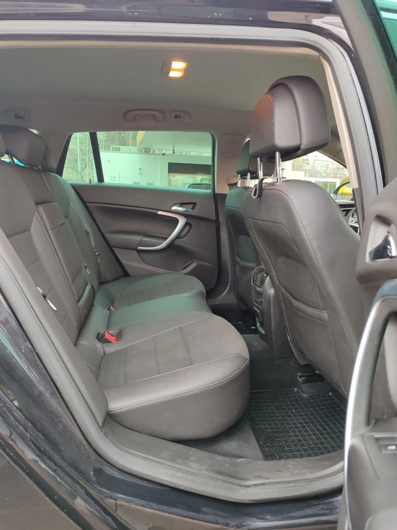 Opel Insignia 2.0 turbo 4x4, снимка 10 - Автомобили и джипове - 53214007