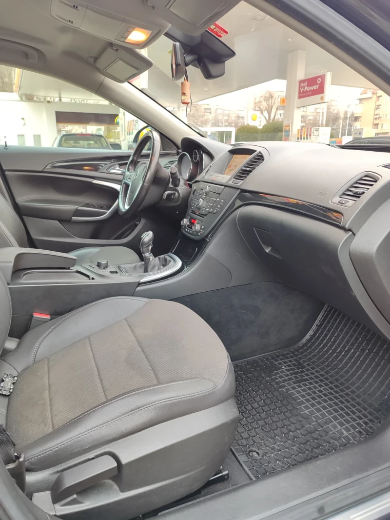 Opel Insignia 2.0 turbo 4x4, снимка 9 - Автомобили и джипове - 53214007