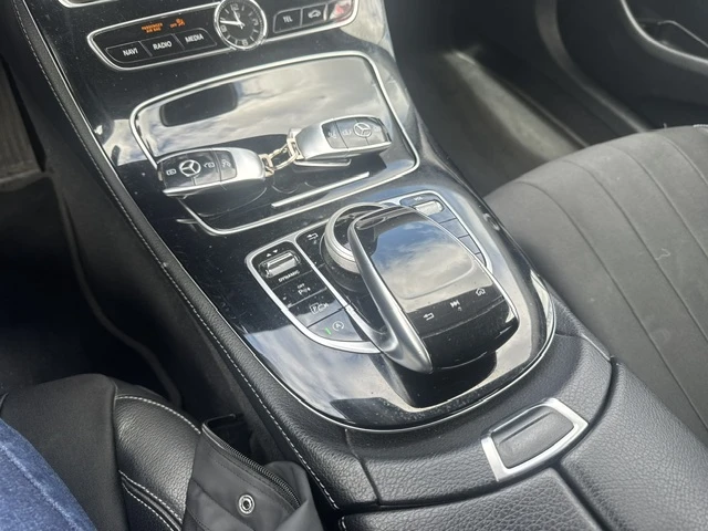 Mercedes-Benz E 220 Executive, снимка 14 - Автомобили и джипове - 55228470