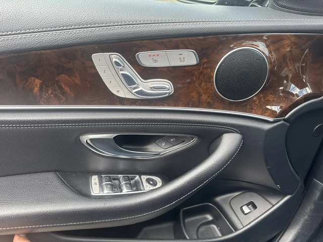 Mercedes-Benz E 220 Executive, снимка 17 - Автомобили и джипове - 55228470