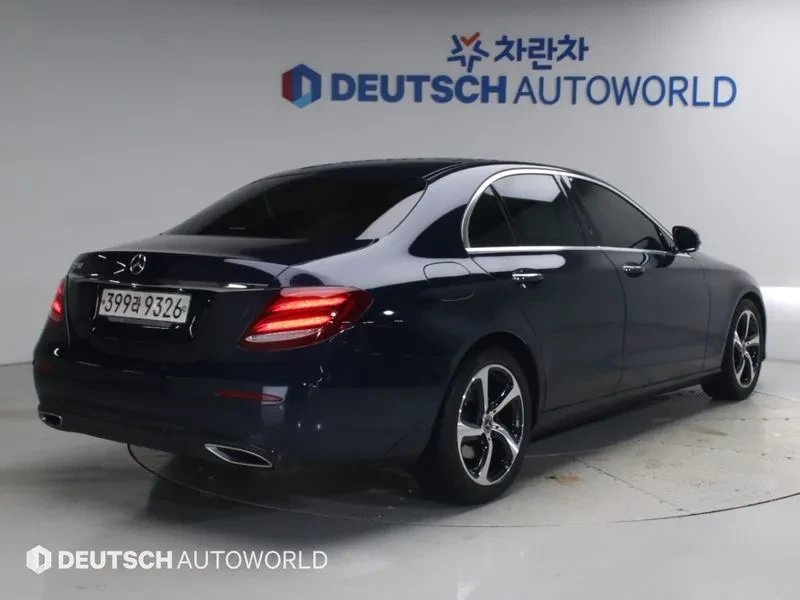 Mercedes-Benz E 250 W213 E250 Avantgarde, снимка 2 - Автомобили и джипове - 56355939