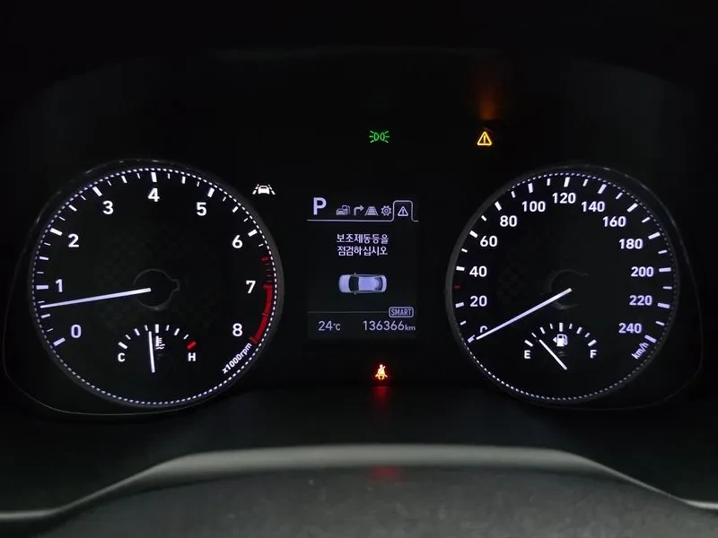 Hyundai Elantra 1.6 Smart Choice, снимка 8 - Автомобили и джипове - 56719478