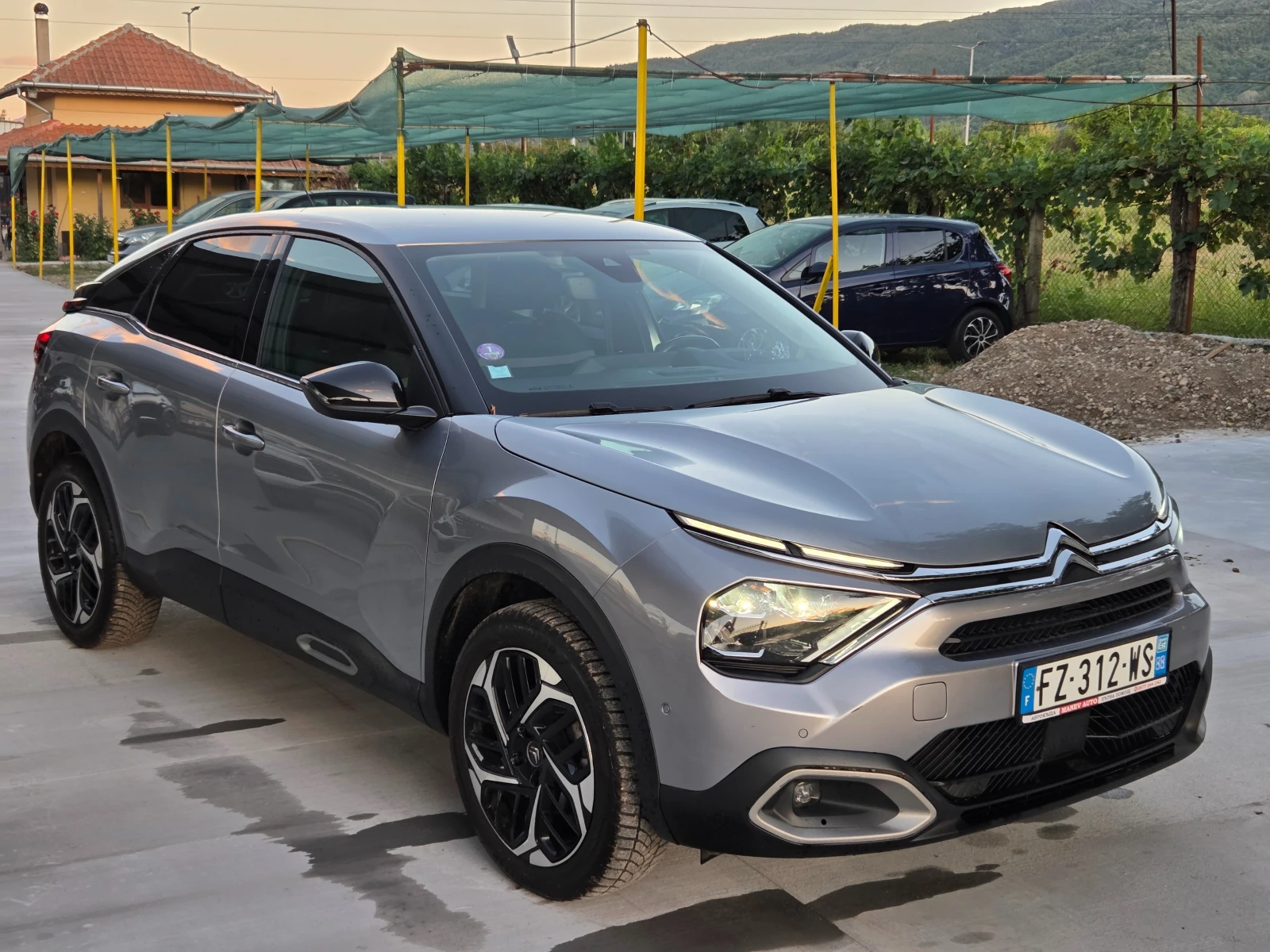 Citroen C4 1.2 SHINE* * HEAD-UP-DISPLEY* KAMERA* LED* KAYLESS - изображение 2