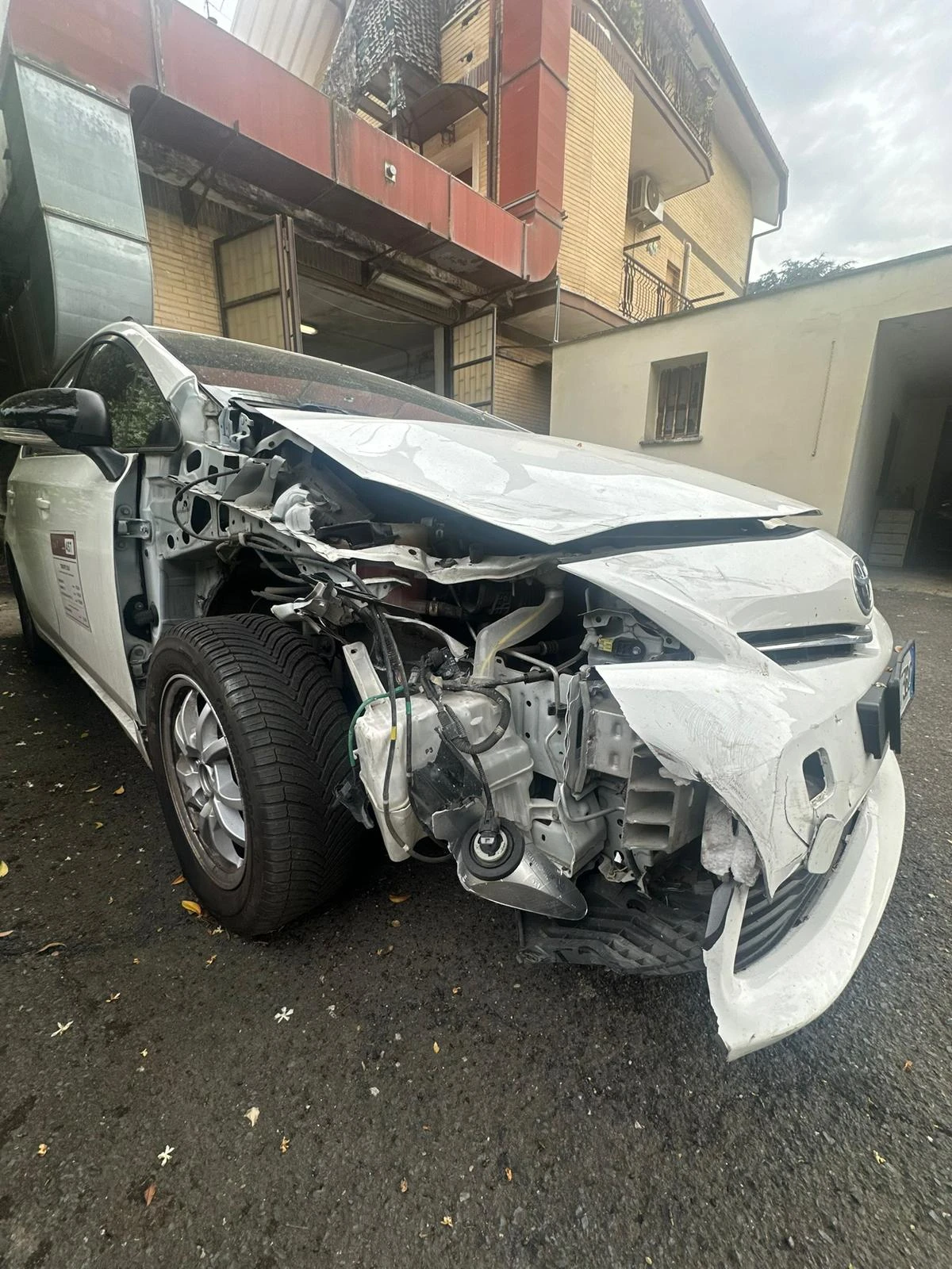 Toyota Prius 1.8 HYBRID  PRIUS +  - изображение 6