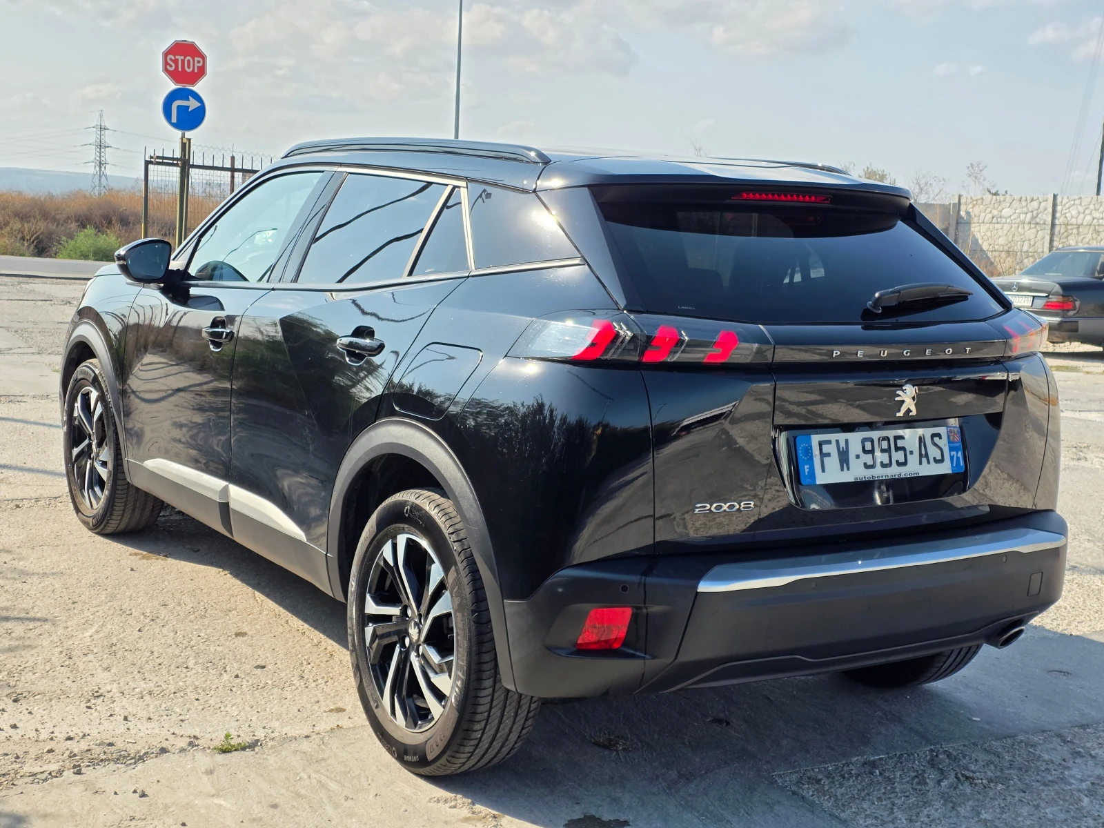 Peugeot 2008 1.5BLUE HDI ALLURE EAT8 131 - изображение 7