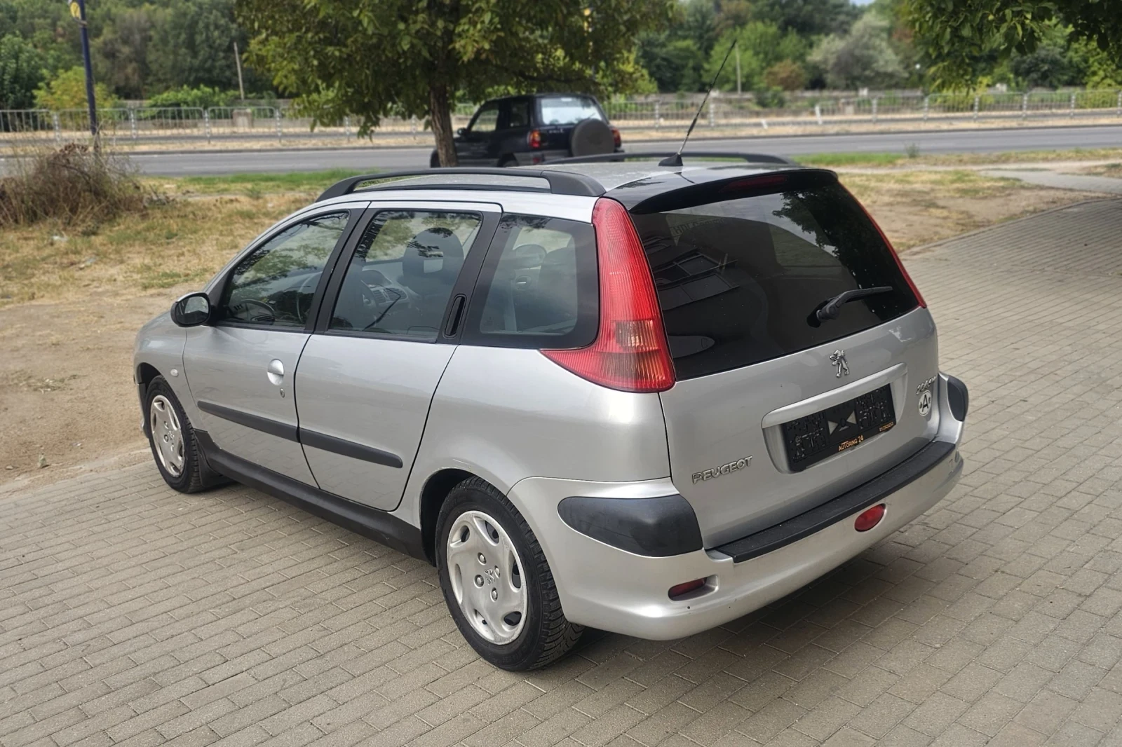 Peugeot 206 SW/2.0HDI - изображение 5