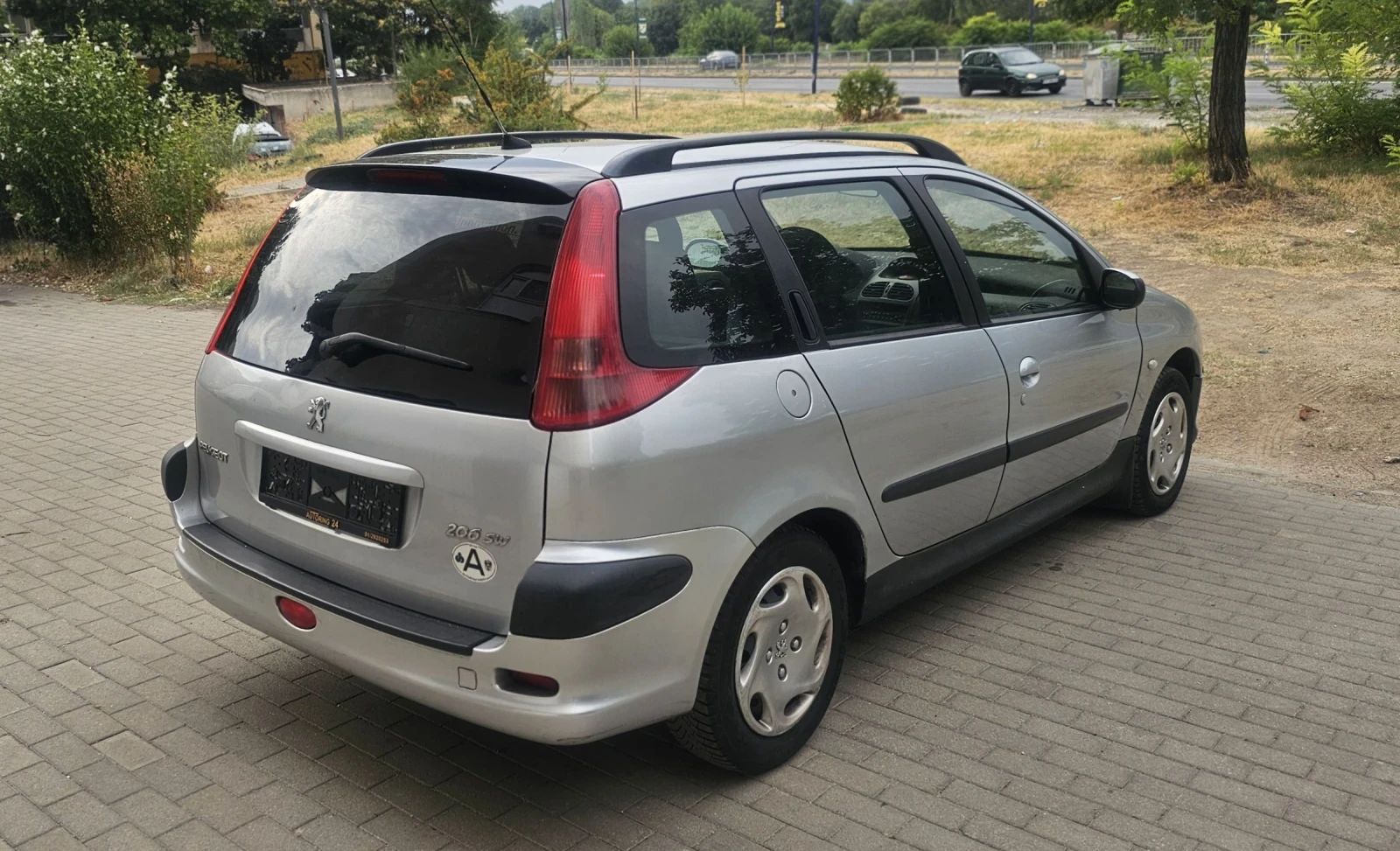 Peugeot 206 SW/2.0HDI - изображение 4