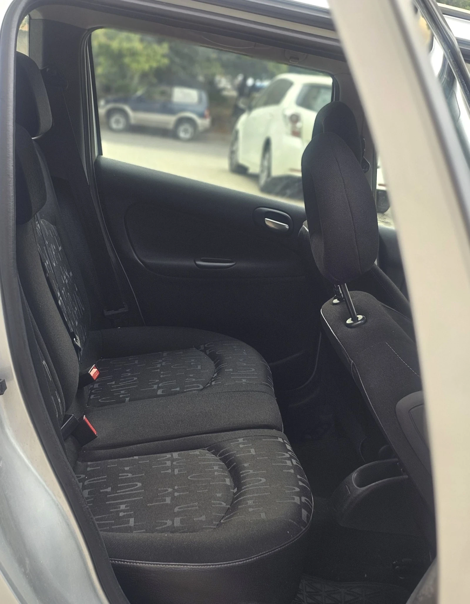 Peugeot 206 SW/2.0HDI - изображение 9