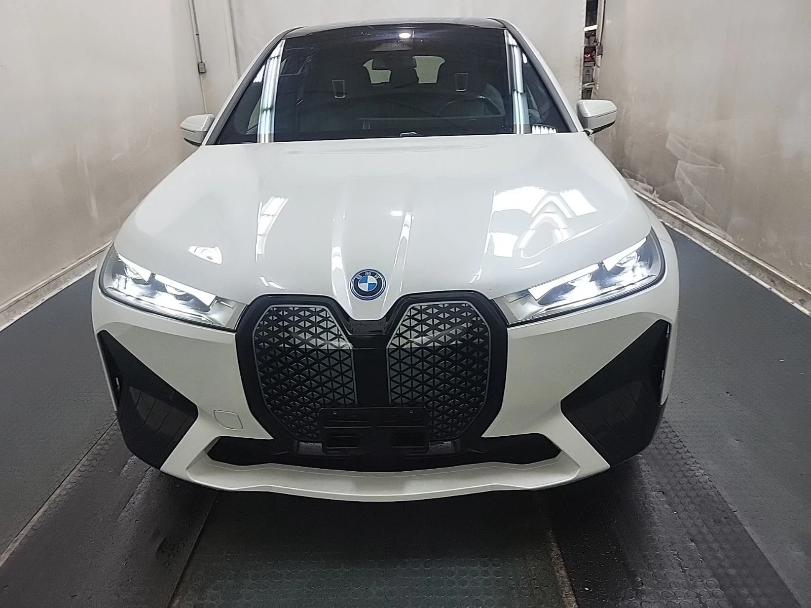 BMW iX CARFAX  - изображение 3