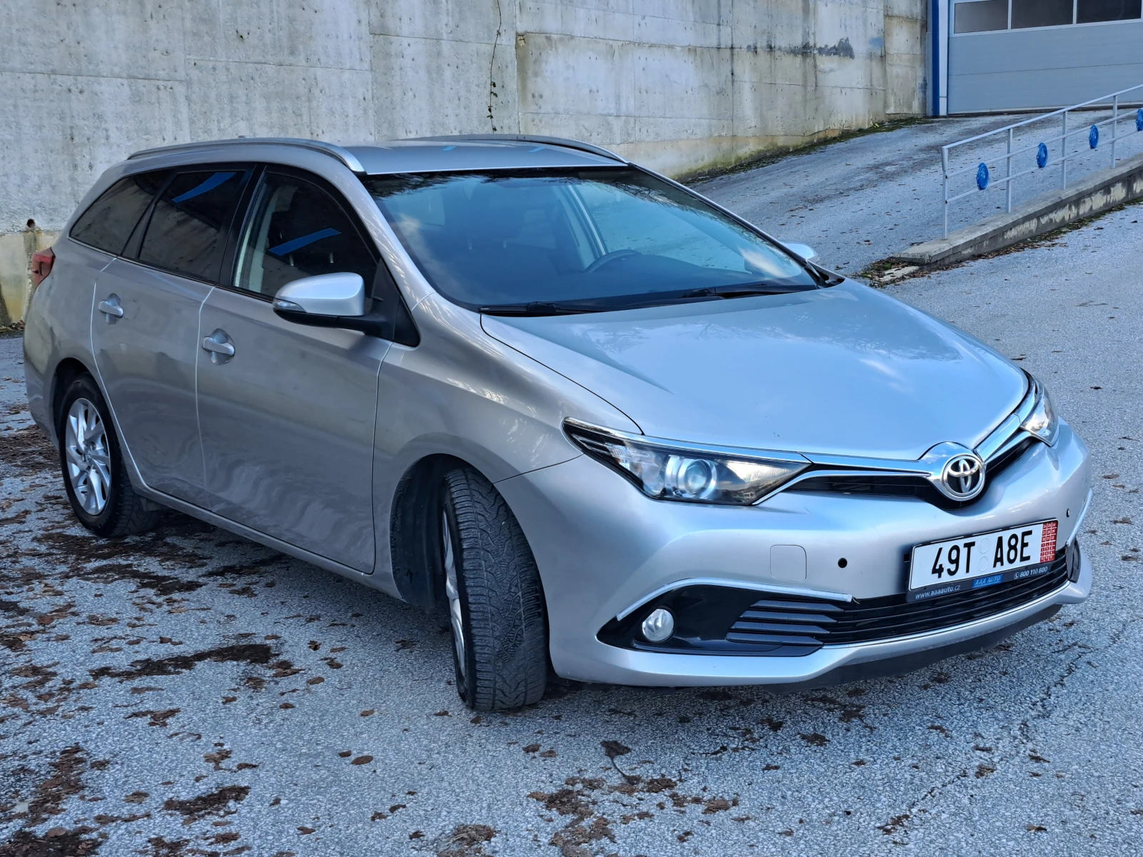 Toyota Auris 1.6D4D* FACELIFT* EURO6* 6 скорости - изображение 3