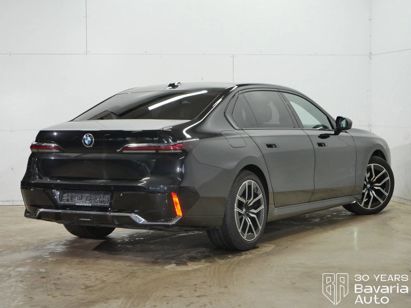 BMW 740 d xDrive M Sport Paket Sportautomatic - изображение 3