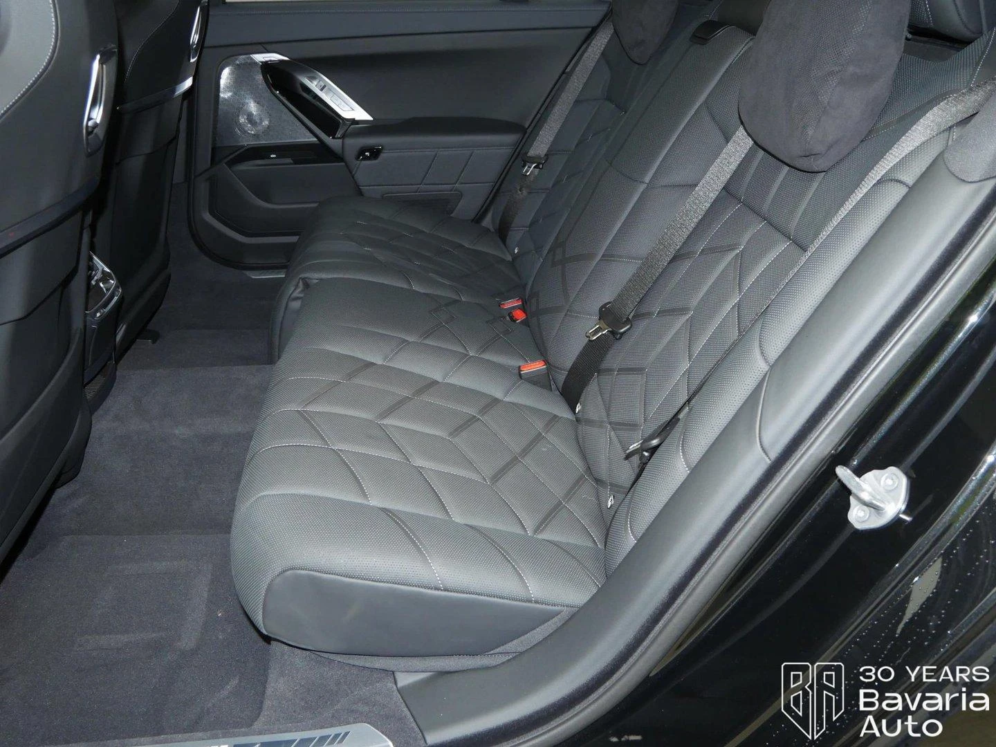 BMW 740 d xDrive M Sport Paket Sportautomatic - изображение 10