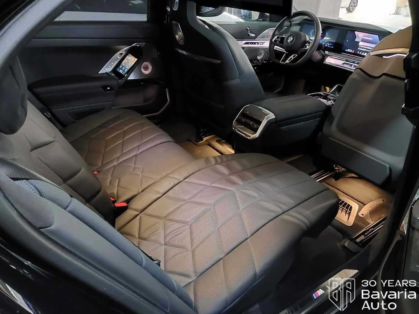 BMW 740 d xDrive M Sport Paket Sportautomatic - изображение 9